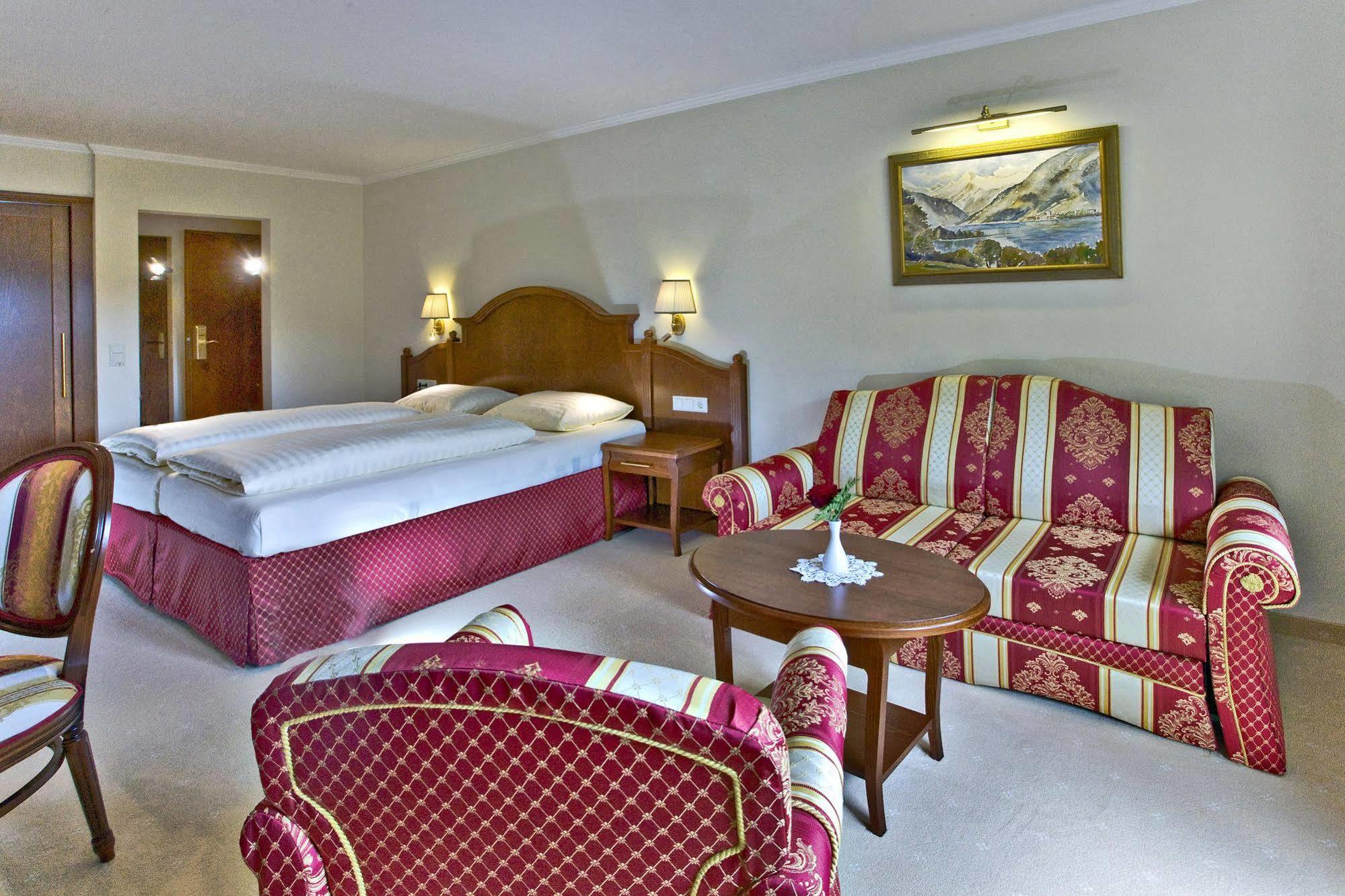 Hotel Berner Zell am See Bagian luar foto
