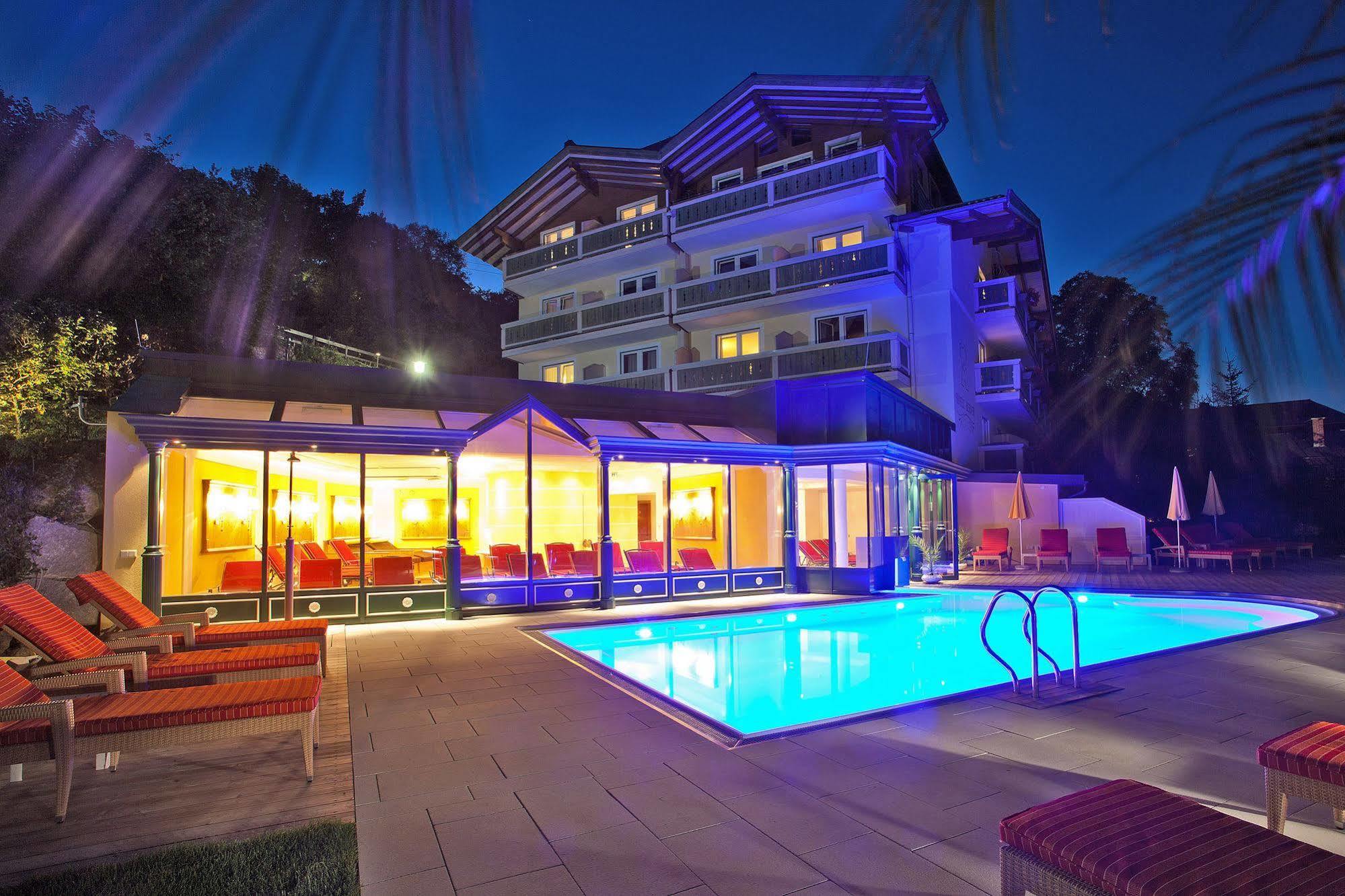 Hotel Berner Zell am See Bagian luar foto