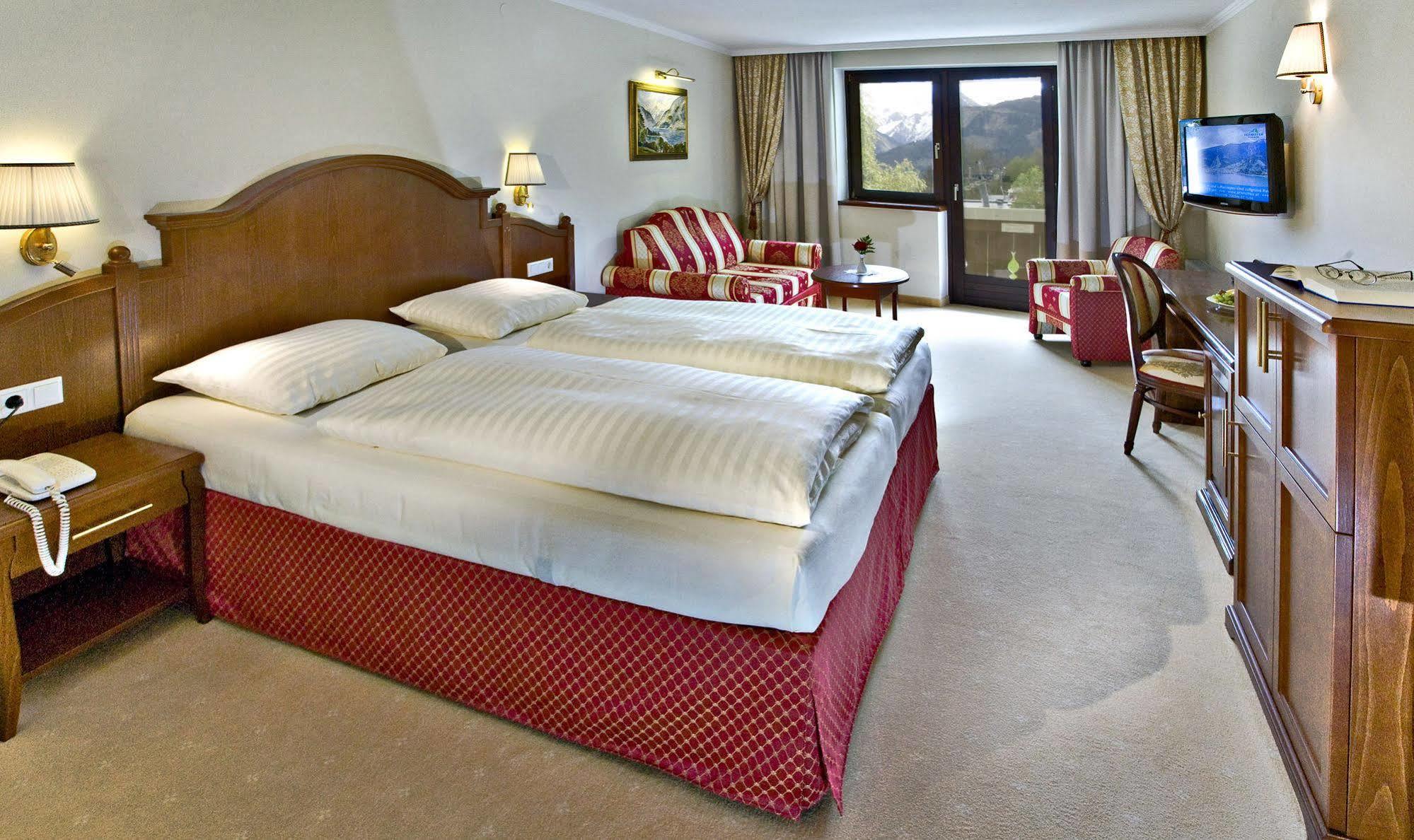Hotel Berner Zell am See Bagian luar foto